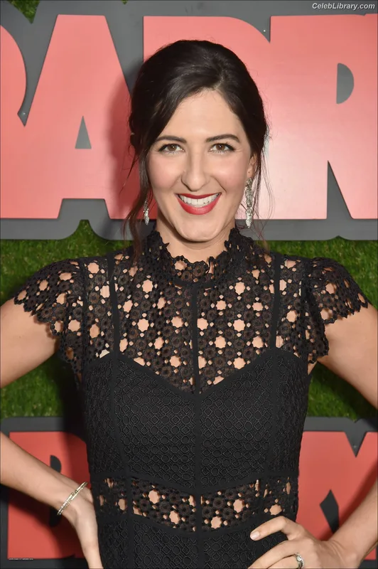 D'Arcy Carden photo 18 of 189