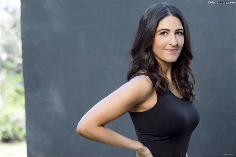 D'Arcy Carden photo 5 of 189