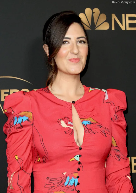 D'Arcy Carden photo 23 of 189