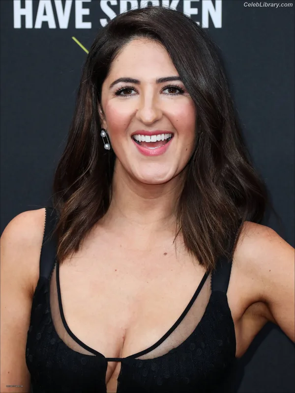D'Arcy Carden photo 23 of 189