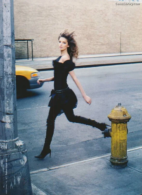 Daria Werbowy photo 4 of 70