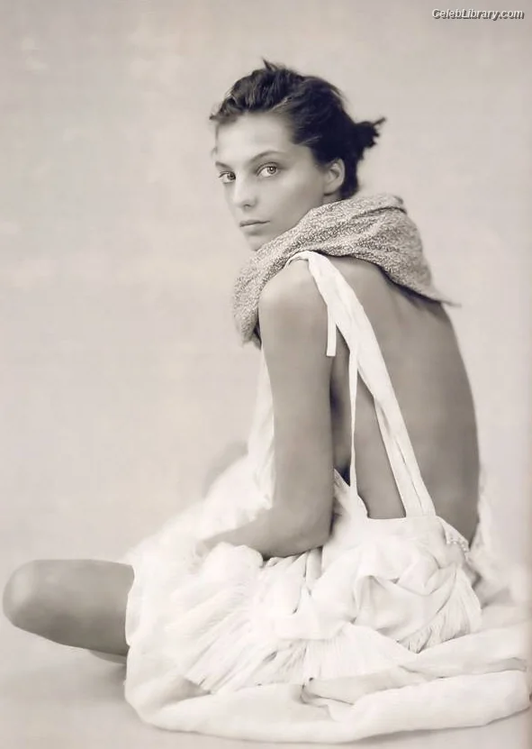 Daria Werbowy photo 5 of 70