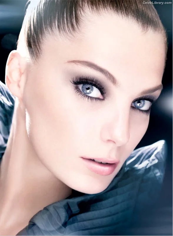 Daria Werbowy photo 9 of 71