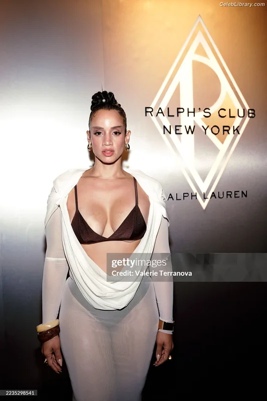 Dascha Polanco photo 2 of 220