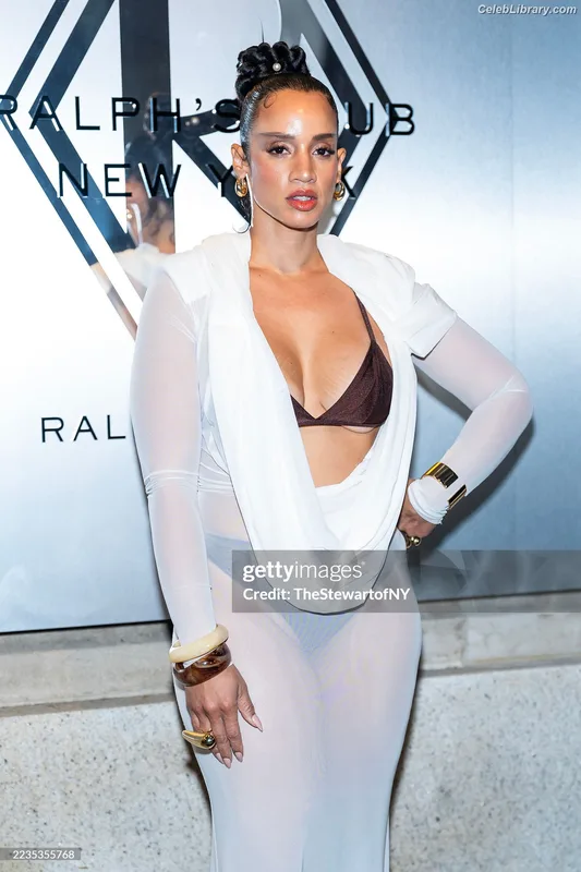 Dascha Polanco photo 4 of 220