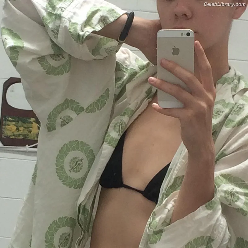 Dasha Nekrasova photo 17 of 334