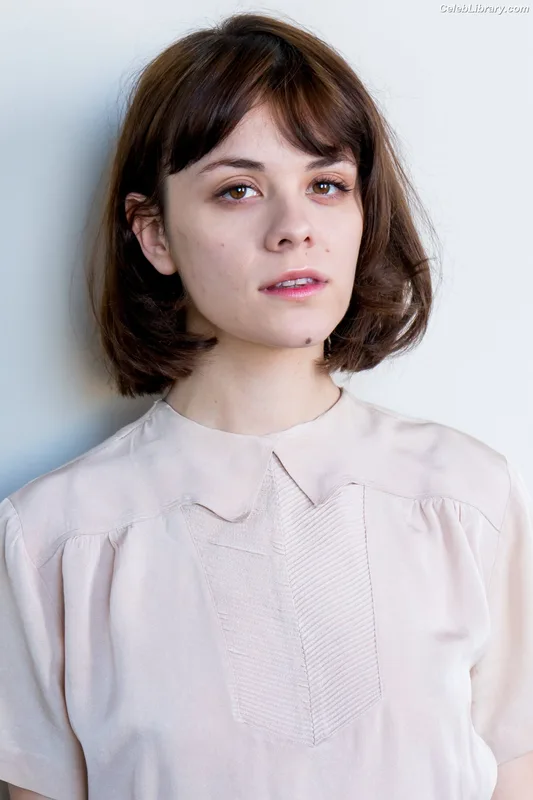 Dasha Nekrasova photo 7 of 334