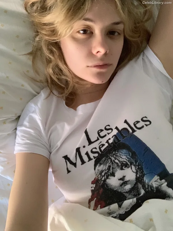 Dasha Nekrasova photo 13 of 334