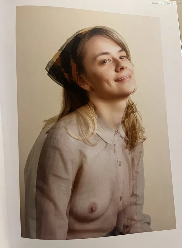Dasha Nekrasova photo 16 of 334