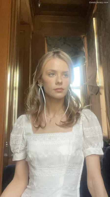 Dasha Nekrasova photo 3 of 334