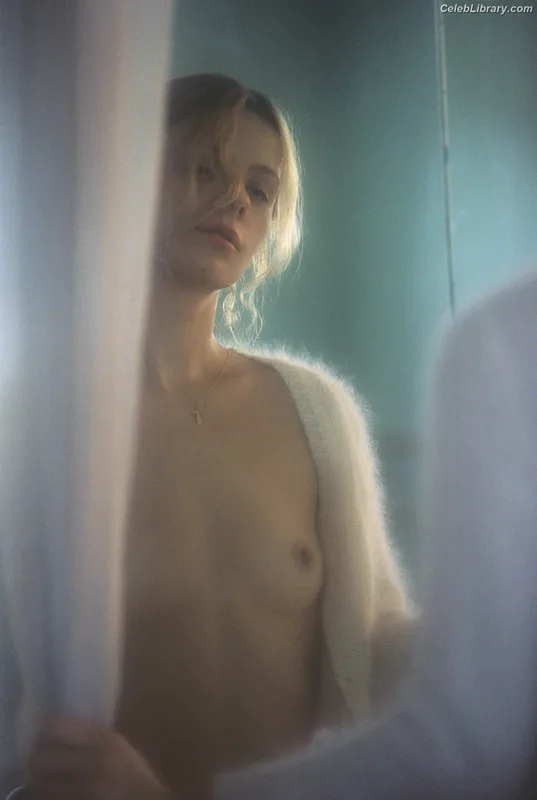 Dasha Nekrasova photo 15 of 334