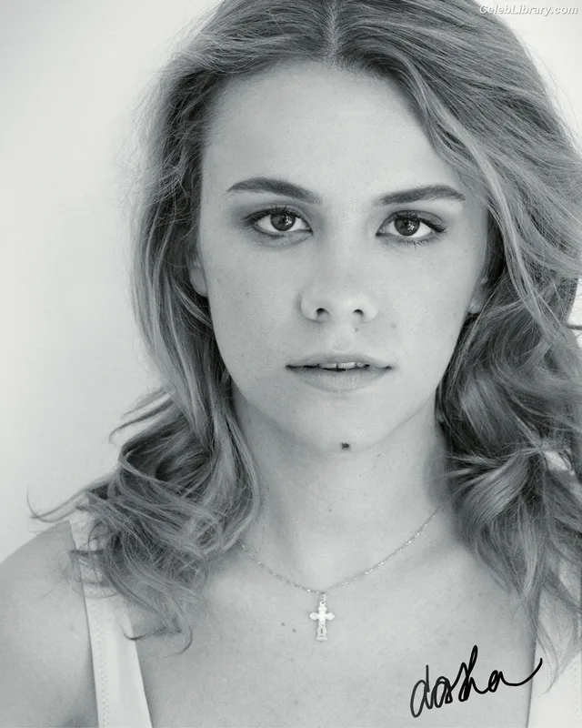 Dasha Nekrasova photo 4 of 334