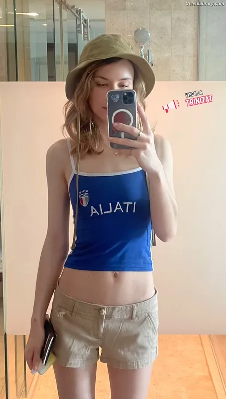 Dasha Nekrasova photo 13 of 334