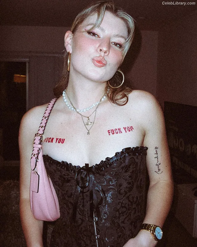 Dasha Novotny photo 19 of 105