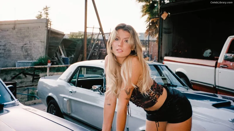 Dasha Novotny photo 16 of 105