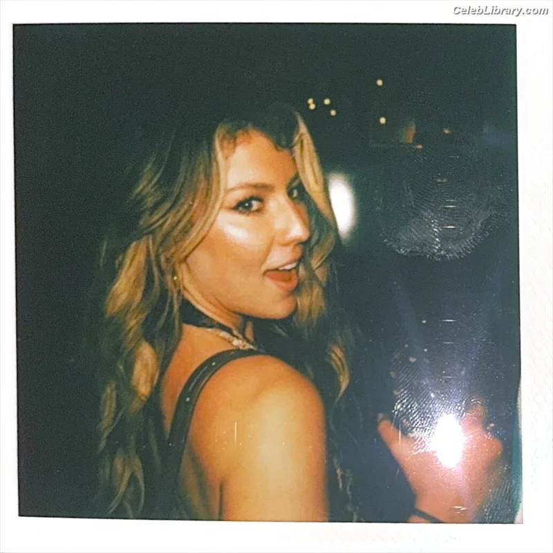 Dasha Novotny photo 21 of 105