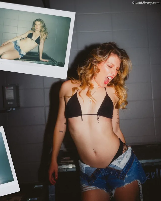 Dasha Novotny photo 7 of 105