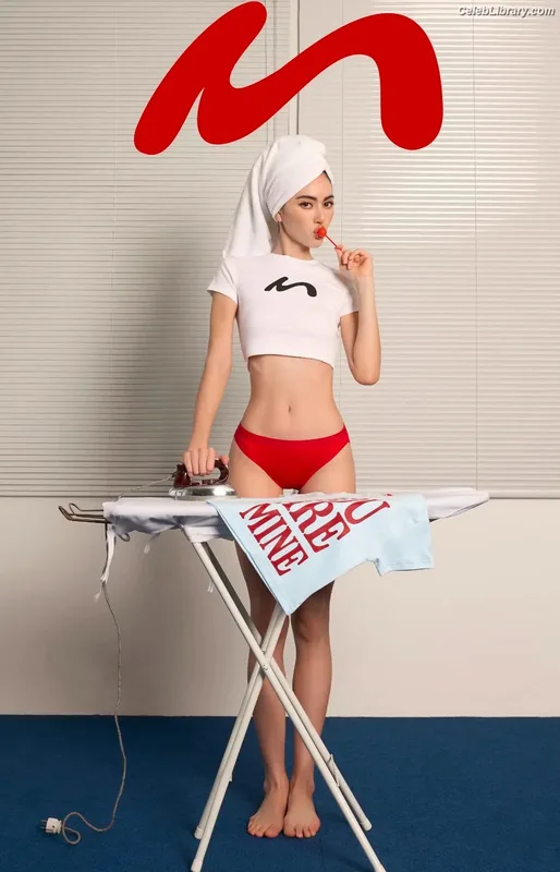 Davika Hoorne photo 17 of 30
