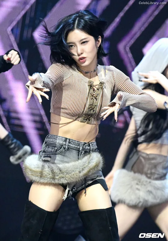Dayeon (KƎP1ƎR KEP1ER) photo 10 of 61