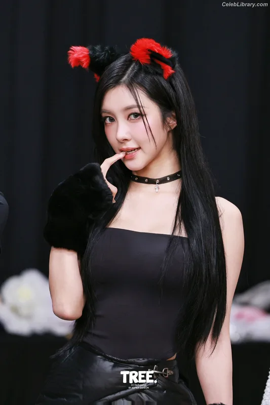 Dayeon (KƎP1ƎR KEP1ER) photo 24 of 61