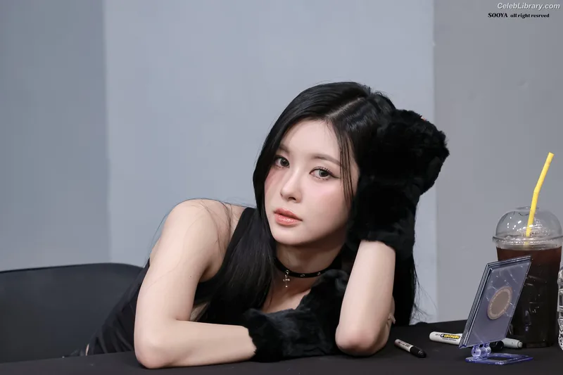 Dayeon (KƎP1ƎR KEP1ER) photo 2 of 61