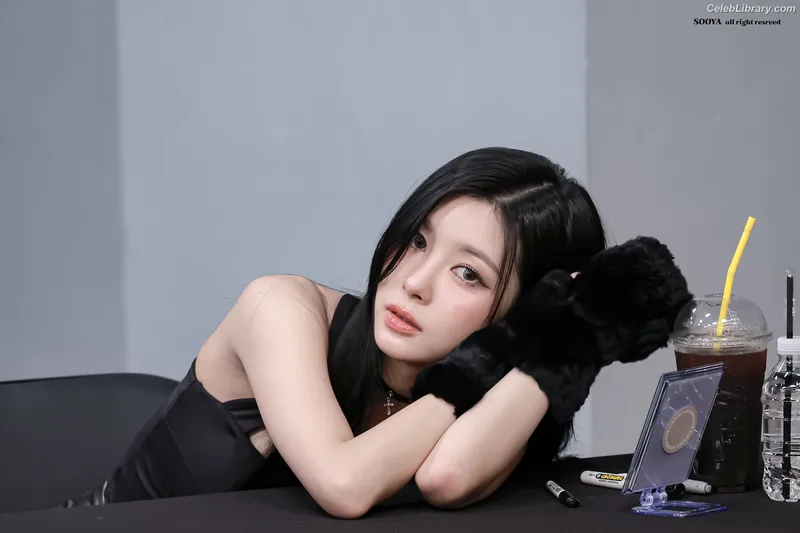 Dayeon (KƎP1ƎR KEP1ER) photo 5 of 61