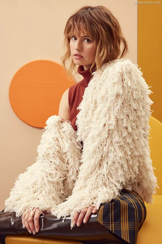 Debby Ryan photo 4 of 35