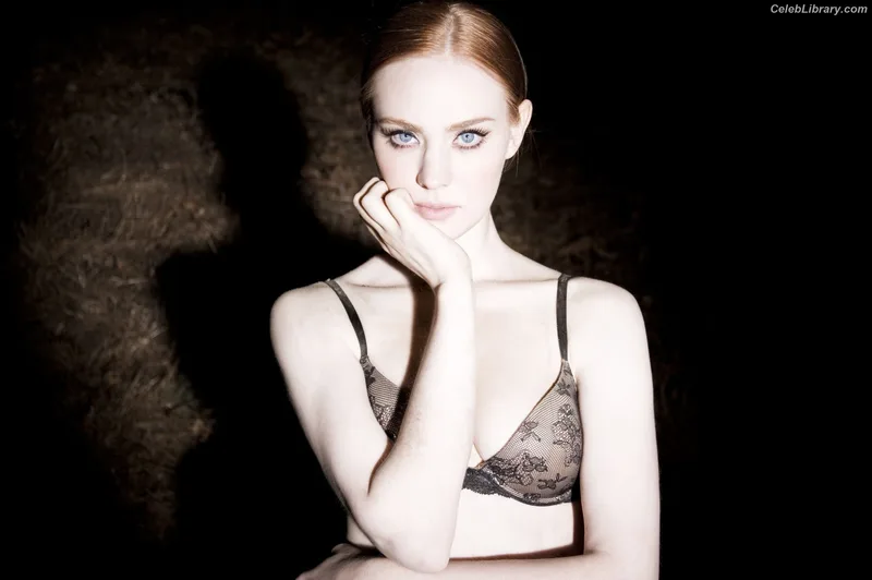 Deborah Ann Woll photo 22 of 165