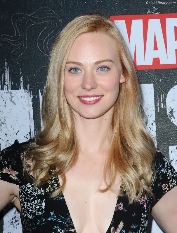 Deborah Ann Woll photo 2 of 165