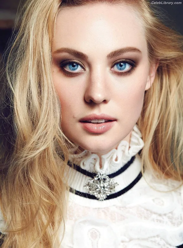 Deborah Ann Woll photo 6 of 165