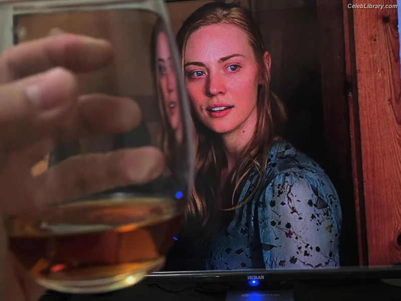 Deborah Ann Woll photo 8 of 165