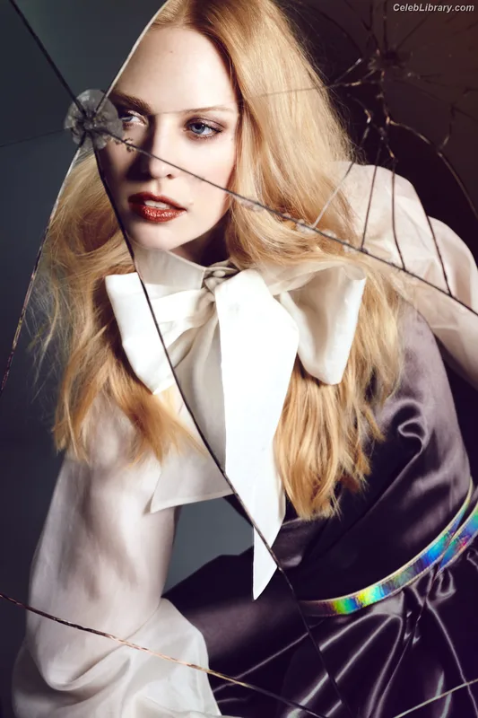Deborah Ann Woll photo 19 of 165