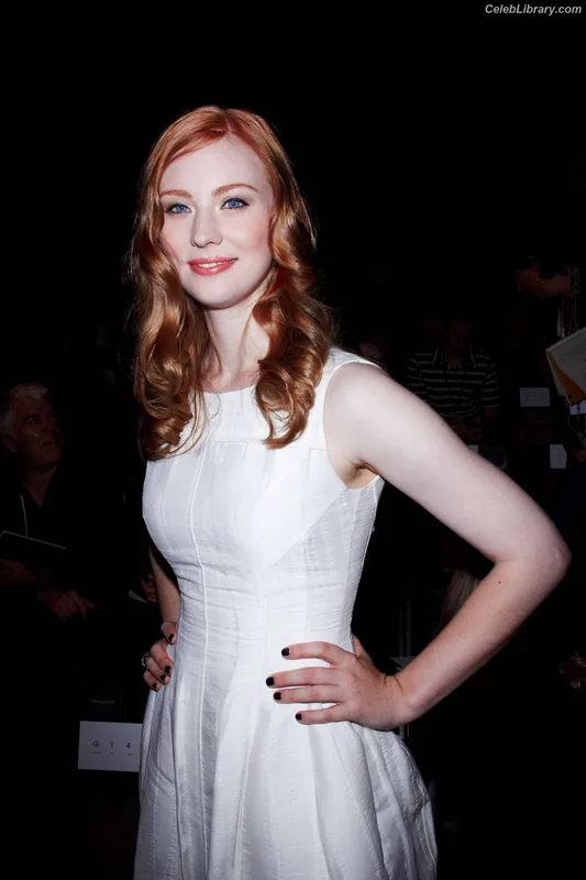 Deborah Ann Woll photo 22 of 165
