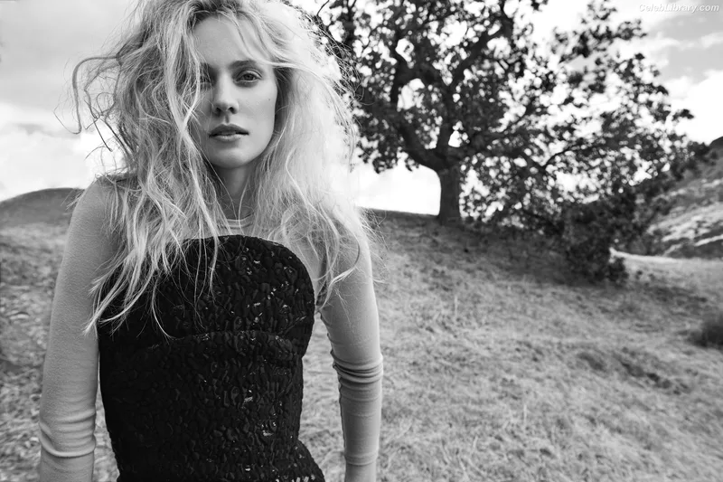 Deborah Ann Woll photo 17 of 165