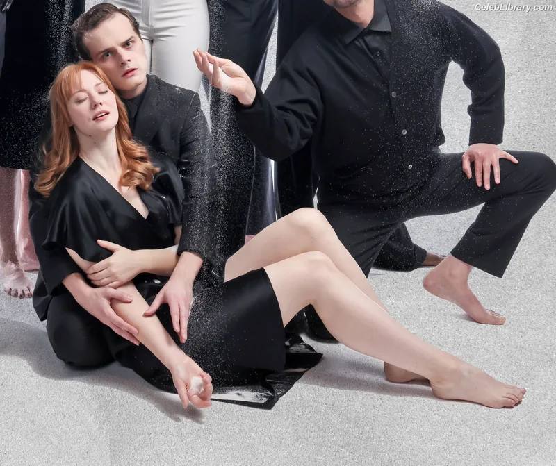 Deborah Ann Woll photo 16 of 165