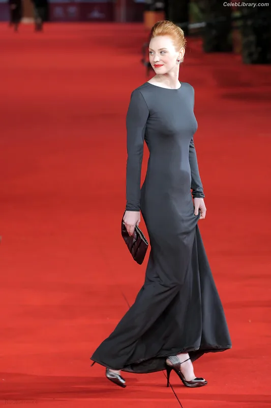 Deborah Ann Woll photo 18 of 165