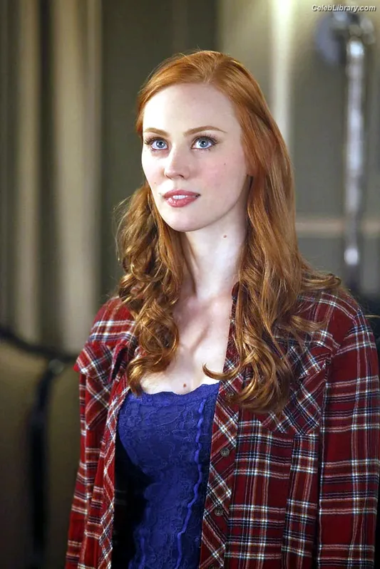 Deborah Ann Woll photo 19 of 165