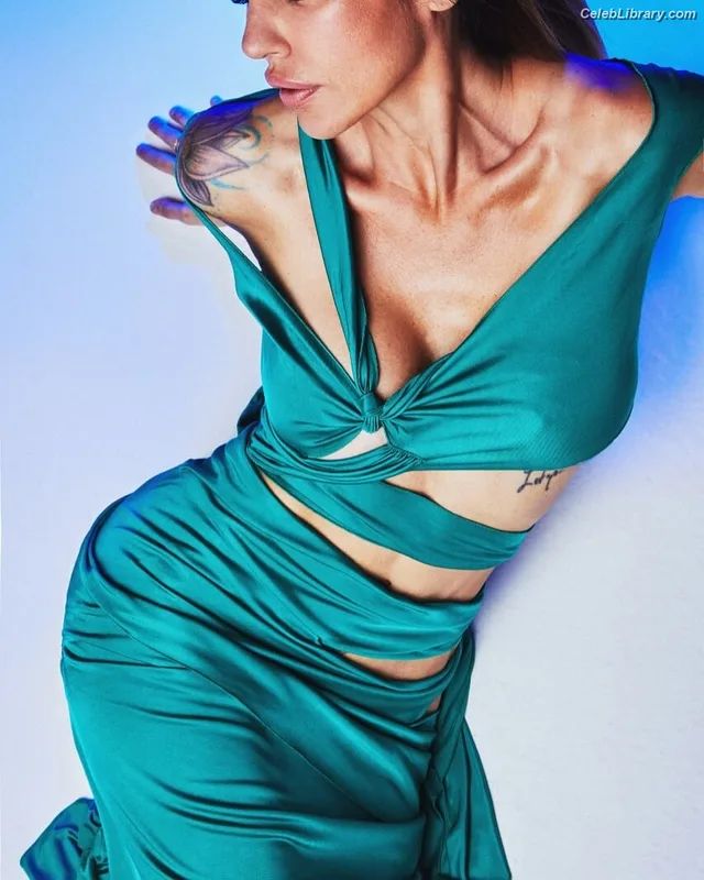 Deborah de Luca photo 1 of 91
