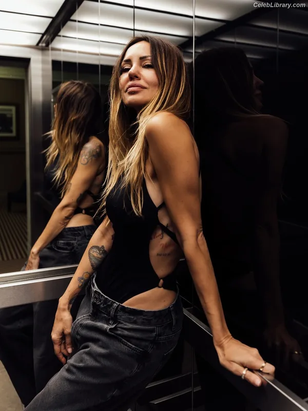 Deborah de Luca photo 22 of 91