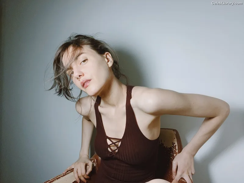 Déborah Révy photo 5 of 13