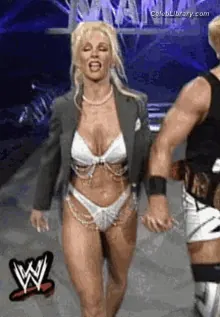 Debra Marshall photo 18 of 22