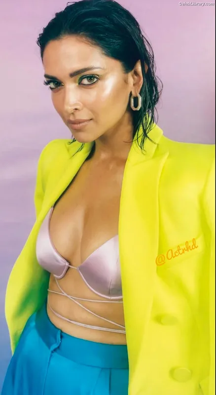 Deepika Padukone photo 12 of 76