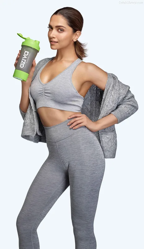 Deepika Padukone photo 3 of 76