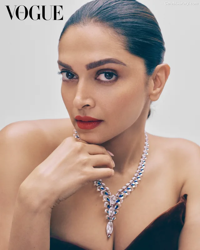Deepika Padukone photo 12 of 76