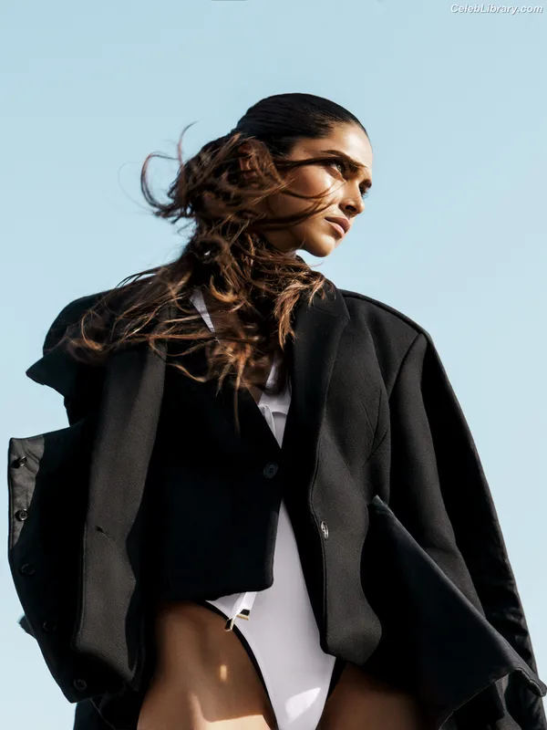 Deepika Padukone photo 10 of 76