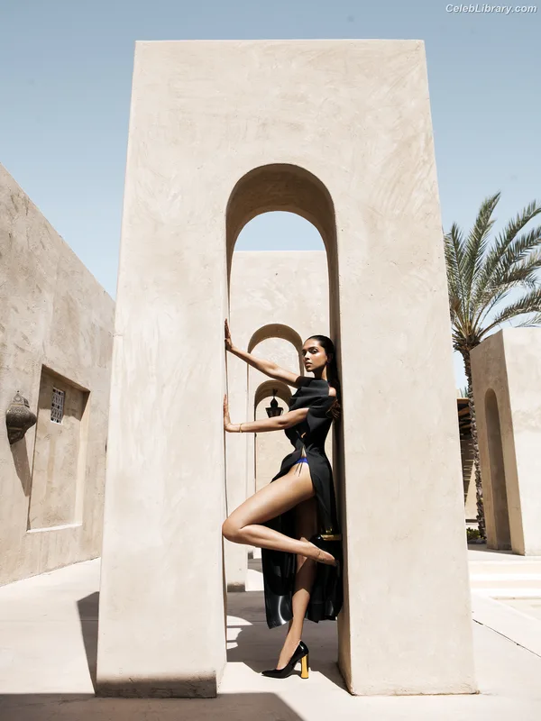 Deepika Padukone photo 11 of 76