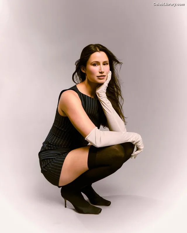 Delaney Rowe photo 10 of 69