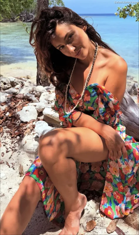 Delphine Wespiser photo 6 of 158