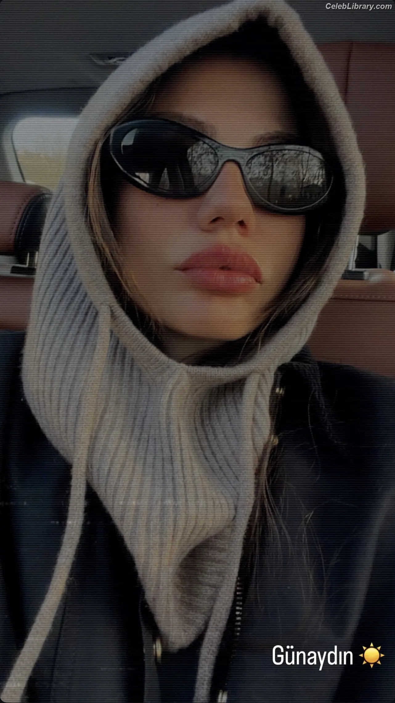 Demet Özdemir photo 7 of 325