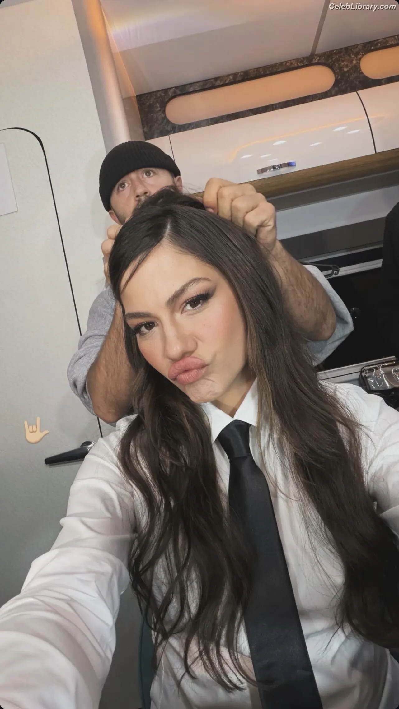 Demet Özdemir photo 13 of 325